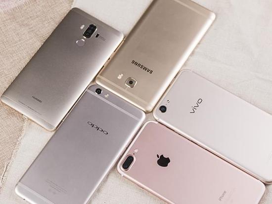 [多图]全球Top5手机快充速度对比_网易数码