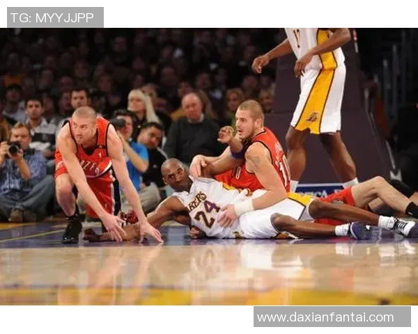 11月24日开拓者与勇士精彩对决回放全程回顾与精彩瞬间分析